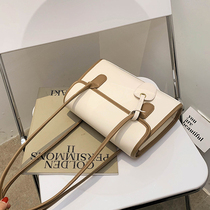 French niche design sense of color one shoulder small bag 2021 New Tide Fashion Women bag simple armpit bag versatile