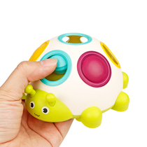 Baby busy with baby hand grip pressing to explore toy 6-12 months of grasping flexible finger exercise ability 1-2 years old