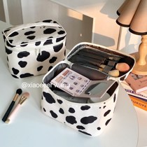  Hong Kong flagship large capacity original milk bear wash bag portable style simple portable makeup bag storage bag trend