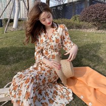 2021 autumn and winter New chiffon floral long sleeve dress long waist thin temperament retro V collar floral skirt