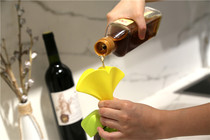 Japan high temperature resistant silicone funnel, large diameter leaking nozzle