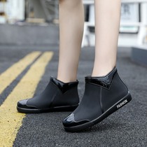 Japanese rain boots womens short tube plus velvet rain boots fashion ladies non-slip mid-tube kitchen work warm waterproof shoes