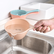 Plastic thickened water ladle kitchen long handle water ladle bath water scoop children shampoo cup baby bath ladle water ladle A