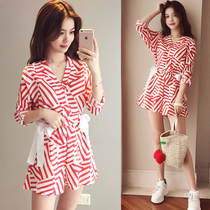 短袖连体裤女2020夏装新款棉麻高腰连衣裤显瘦V领印花阔腿短裤潮