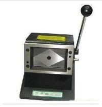 Desktop card cutting machine 110 type can cut PVC card business card paper card cutting card ID card one-time filling molding