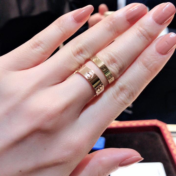 cartier卡地亚戒指love情侣对戒满天星男女18k玫瑰金钉子婚戒镶钻