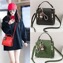 Singapore Chauder Package Girls 2022 new Korean version Buckets Bag inclined satchel handbag Hand single shoulder bag minimalist bag