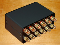 Power amplifier sound box to switch one to two (two to one) One in and two out(two in and one out)Equipment PK
