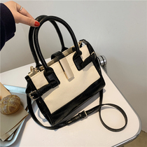 Retro versatile small bag women 2021 Spring New Tide Fashion Net red shoulder bag advanced sense shoulder Hand bag