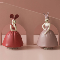 Creative modern girl music box ornaments rotating music box cute girl heart to send girl girlfriends birthday gift