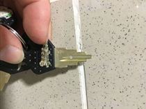 Matching key distribution bottle car keys RMB30  a hand