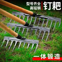 Nine-tooth nail rake hoed pine earth farm tool removed grass grass grass grass grass grass grass grass grass grass grass grass grass grass scrubber iron rake
