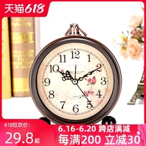 European-style table clock Living room decoration desktop clock Retro table clock decoration table table American classical desktop pendulum clock trumpet