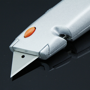 重型美工刀 壁纸刀 专用刀 刻刀 尾部带螺丝刀 掌柜: 锦丰旗舰店 类目