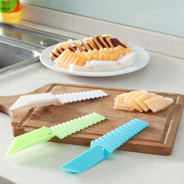 便携多功能塑料水果刀子苹果削皮器水果刨刮皮器瓜果刀