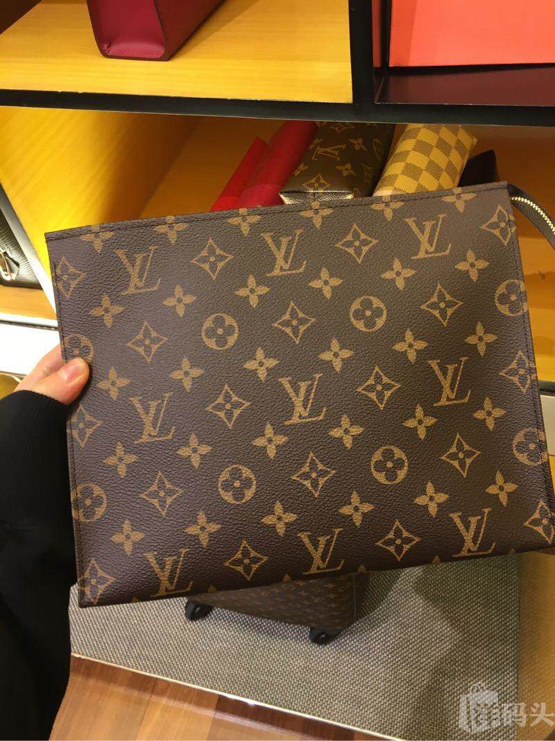 lv手包女包 新款男士女士手拿包路易威登m47542 专柜正品代购现货