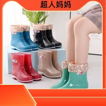 Four seasons rain shoes womens short tube water shoes womens rubber shoes kitchen waterproof non-slip shoes autumn and winter plus velvet thickened warm rain boots