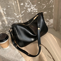 Net Red large capacity bag female 2021 New Tide fashion senior sense shoulder bag atmospheric Joker shoulder bag