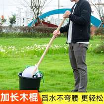 When the manure spoon agricultural dung scoop scoop in the greenhouse fertilization plastic splashing water scoop water scoop scoop scoop scoop water scoop scoop scoop flower
