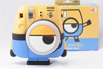 Japans original spot Fuji mini8 Fujifilm yellow man picks up photo paper camera one-time imaging