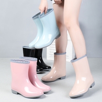 Water Shoes Women Waterproof Non-slip Rubber Rain Boots Female High Cylinder Short Barrel Day Series Fashion Silicone Rain Shoes Cover Woman outside wearing