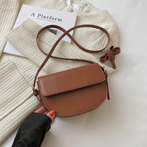 Simple solid color small bag women wild 2021 New retro Women bag tide minority texture foreign style shoulder shoulder bag