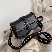  Hong Kong net red leather 2021 new fashion womens bag chain wild messenger bag shoulder popular messenger small square bag
