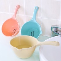 Thickened water scoop Long handle plastic water scoop Kitchen water scoop Baby baby children bath bath shampoo cup Shampoo cup