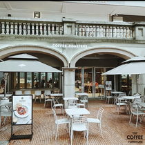 Net red ins coffee outdoor tables and chairs dessert yi zhuo liang yi milk tea shop table and chair outdoor balcony with table and chairs