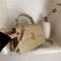 Spring simple womens bag New 2021 explosive fashion portable shoulder bag foreign style crossbody Joker ins small square bag