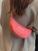 Internet celebrity niche Messenger bag 2022 new waist bag Mori all-match chest bag female ins casual canvas dumpling bag-