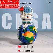 Building blocks luminous astronauts astronauts small particles adult miniature Girls series high difficulty