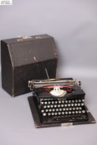 Domestic spot Germany 1929 Triumph Triumph Model10 antique mechanical typewriter function intact