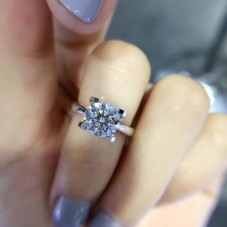 18k钻戒牛头钻石女戒求婚结婚100克拉