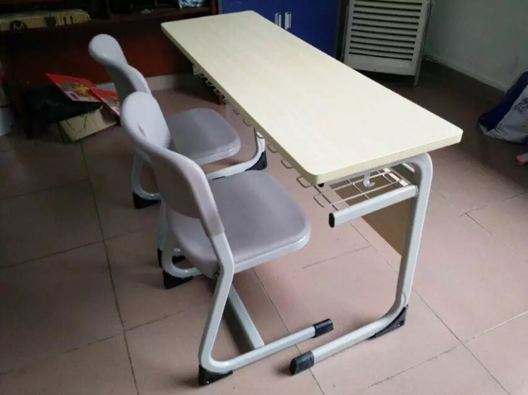 广州增城建裕家具夹板课桌椅厂