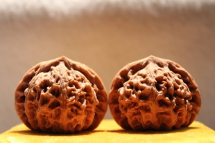 文玩核桃 核为贵 44mm野生宫灯狮子头 皮质坚硬 分量压手      新品