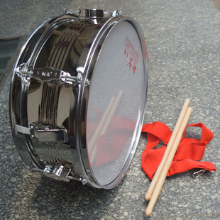 新宝牌13寸不锈钢小军鼓军乐队鼓少先队鼓送鼓棒 背带 新品上架