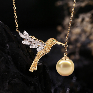 冠钻新品 18k黄金蜂鸟钻石项链 黄金强光akoya珍珠钻石吊坠正品 新品