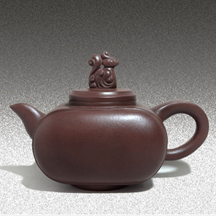 宜兴紫砂壶-高级工艺美术师周顺荣手工壶-方器-原矿紫泥料-收藏壶