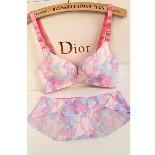 春夏季新款一片式无痕小清新聚拢收副乳内衣少女系列七彩星空文胸