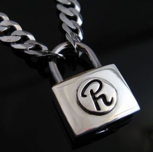 日本潮流nana漫画限定版925纯银本城莲爱用南京锁项链 新品上架 ￥ 1