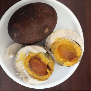 咸鸭蛋 五香流油 盐鸭蛋农家红皮鸭蛋咸蛋熟盐蛋65g/只 20只包邮 新品