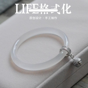 白色手镯玉通透
