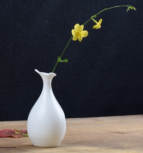 白瓷小花插陶瓷小花瓶干花花插白色花瓶家居摆件水培花盆白色花器