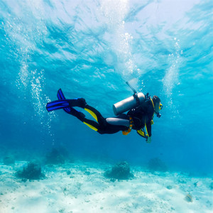 [亚龙湾爱琴海padi潜水度假村-海上飞龙体验 远海潜水 摩托艇体验