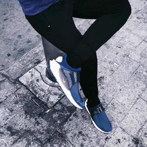 nike袜子鞋灰