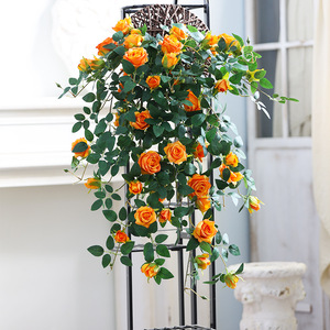 仿真玫瑰花墙面吊花假花吊兰绿植塑料壁挂花装饰阳台吊篮摆设植物