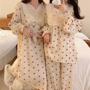 小草莓印花睡衣睡裙新款女士春夏季清新日系闺蜜遛弯套装韩版甜美