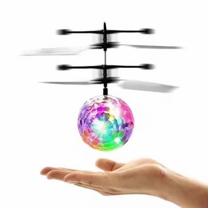跨境热卖感应飞行七彩水晶球悬浮儿童遥控飞机玩具手势飞行器批发