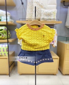 韩国童装 夏新款女童宝宝黄色泡泡棉木耳花边衬衣 刺绣短裤套装